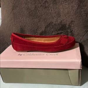 NIB Coldwater Creek Red Suede Loafers SZ 6 W run large Beautiful pair of shoes